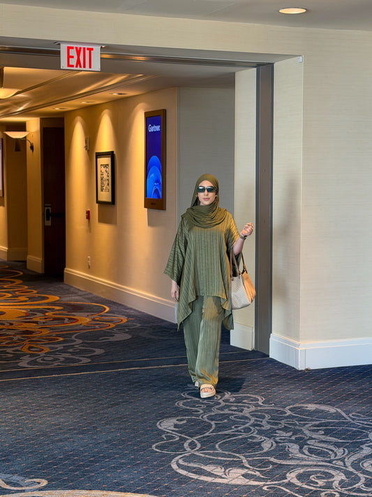 Nira set olive green
